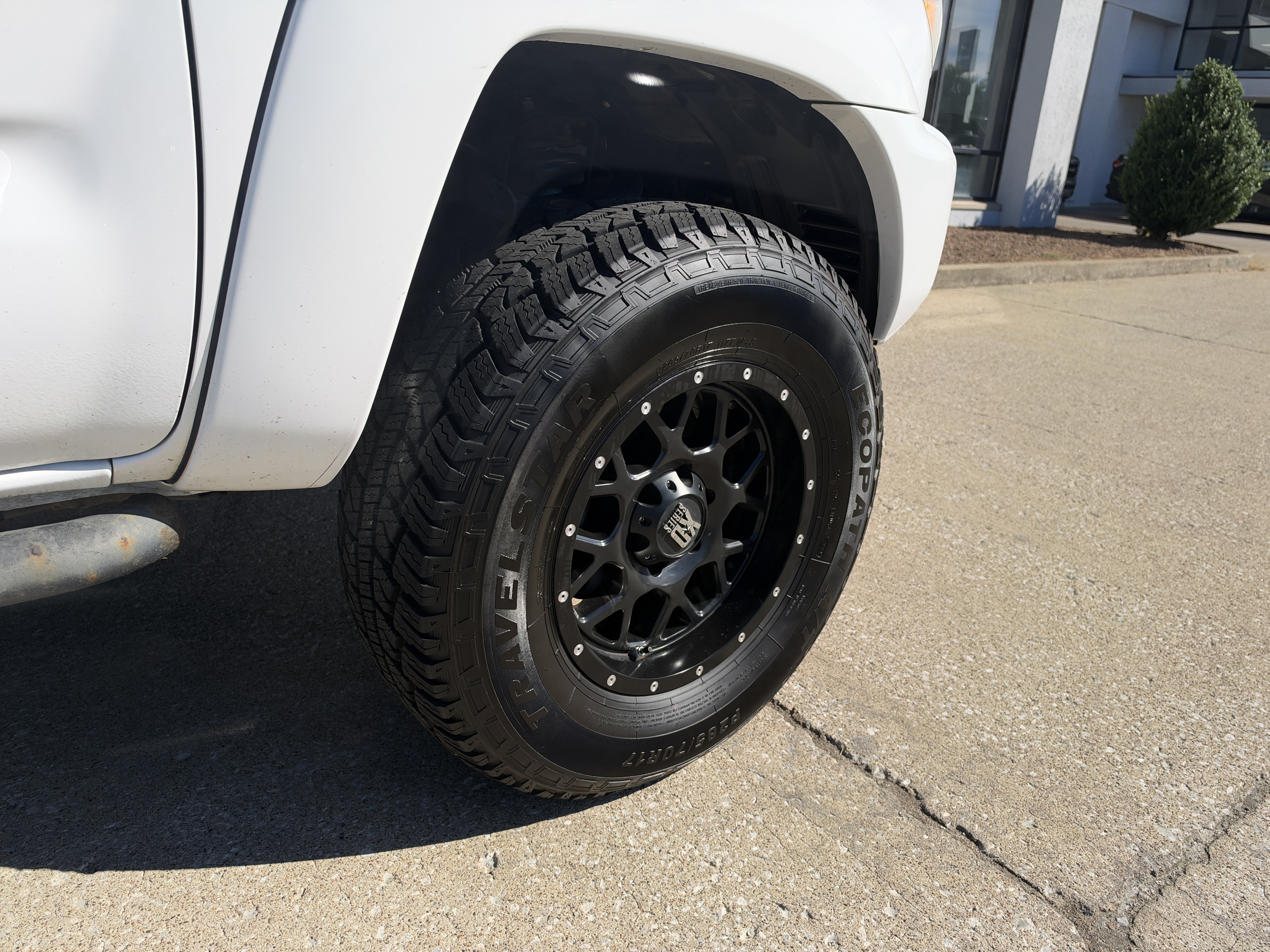 Used 2014 Toyota Tacoma 4x4 Double Cab w/ TRD Off-Road Package image 19