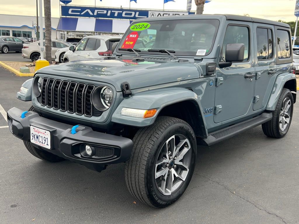 Used 2024 Jeep Wrangler Unlimited w/ Technology Group image 3