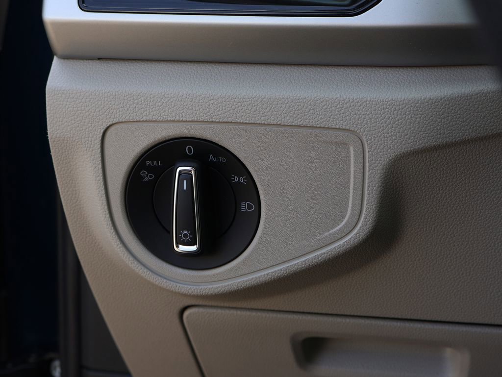 Certified 2023 Volkswagen Atlas SEL Premium image 43