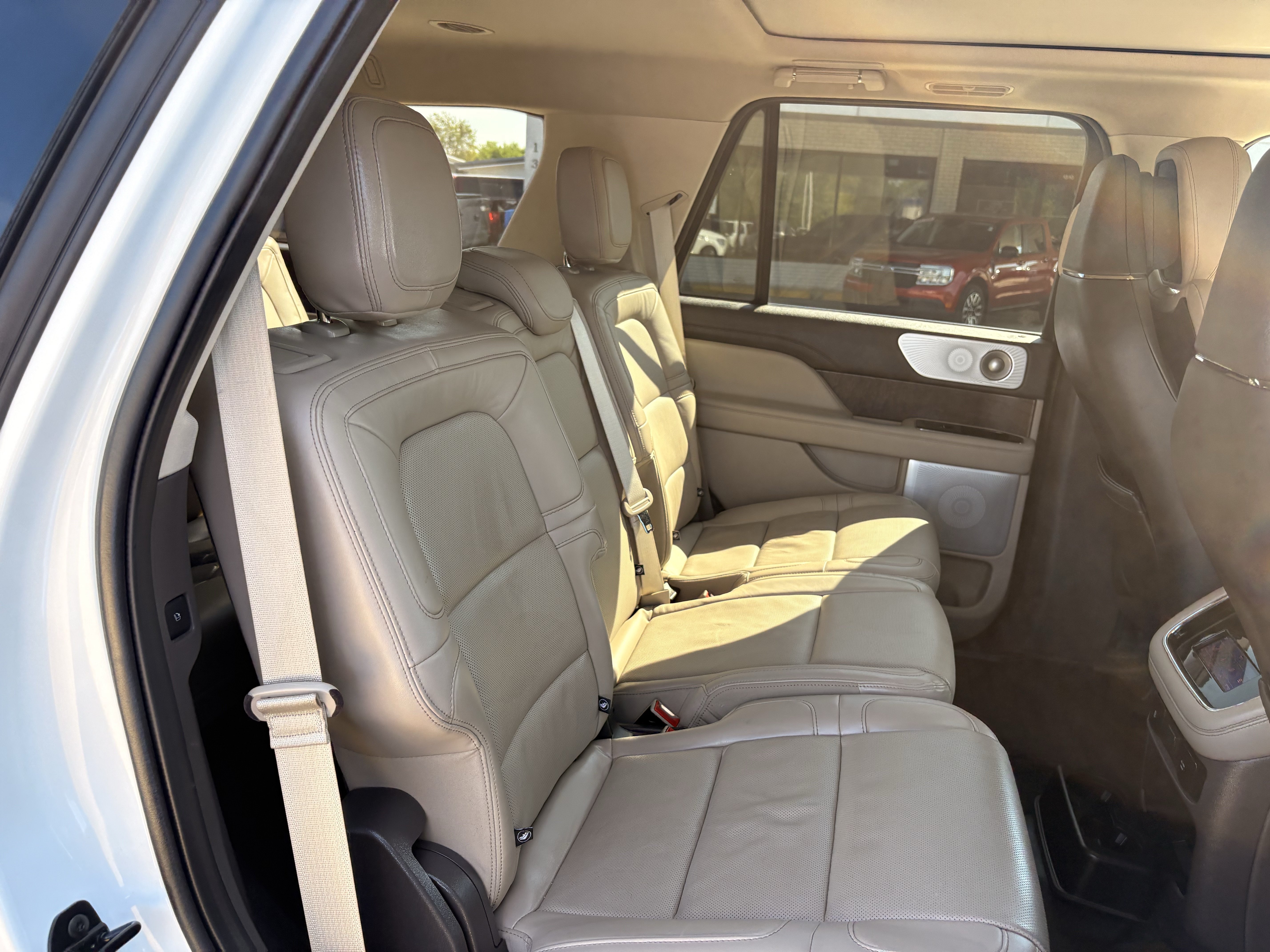 Used 2023 Lincoln Navigator Reserve AWD/4WD image 9