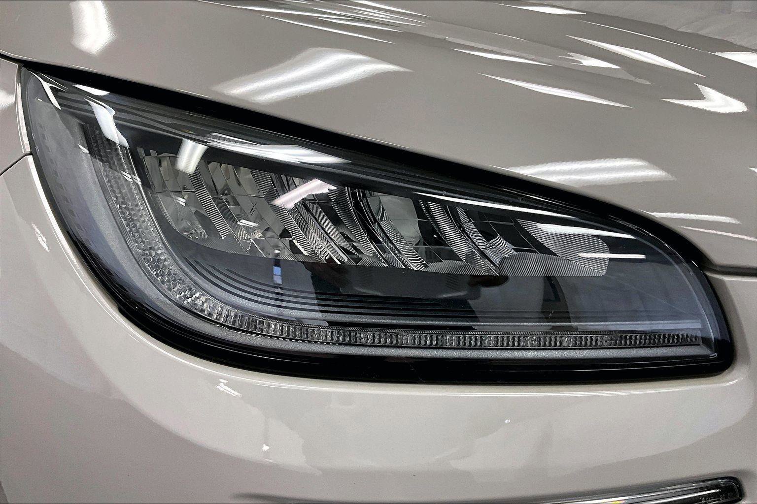 Used 2021 Lincoln Corsair AWD w/ Equipment Group 101A image 27