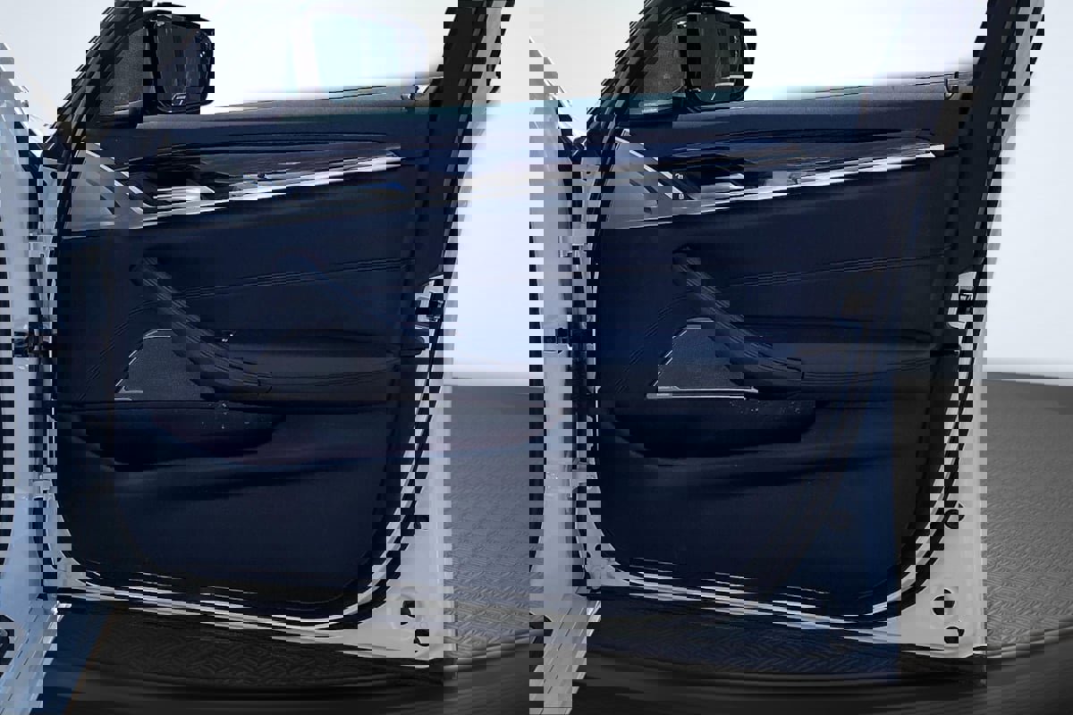 Used 2020 BMW 530i w/ Convenience Package image 24