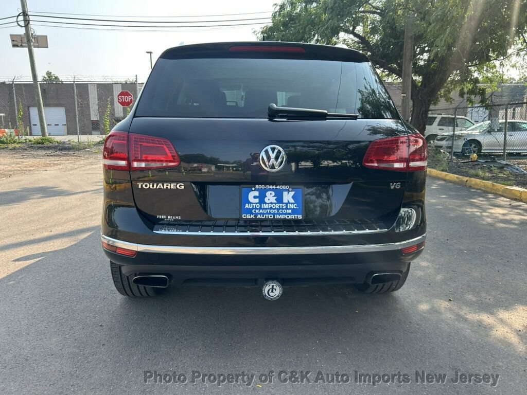 Used 2015 Volkswagen Touareg VR6 AWD/4WD image 12