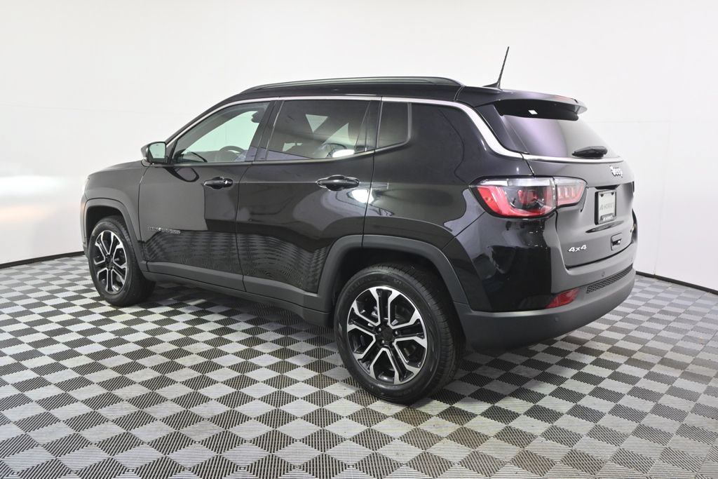 Used 2024 Jeep Compass Limited AWD/4WD image 3