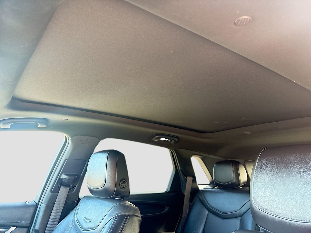 Used 2022 Cadillac XT5 Premium Luxury w/ LPO, Floor Liner Package AWD/4WD image 23