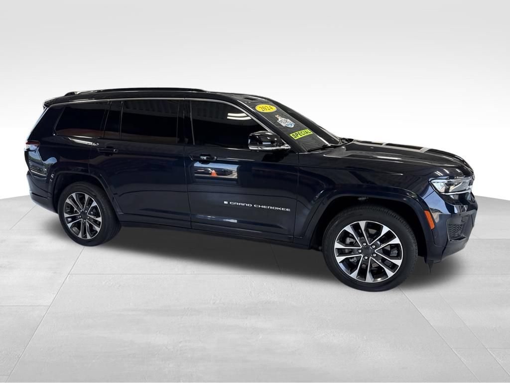 Used 2024 Jeep Grand Cherokee L Overland w/ Advanced Protech Group III AWD/4WD image 10