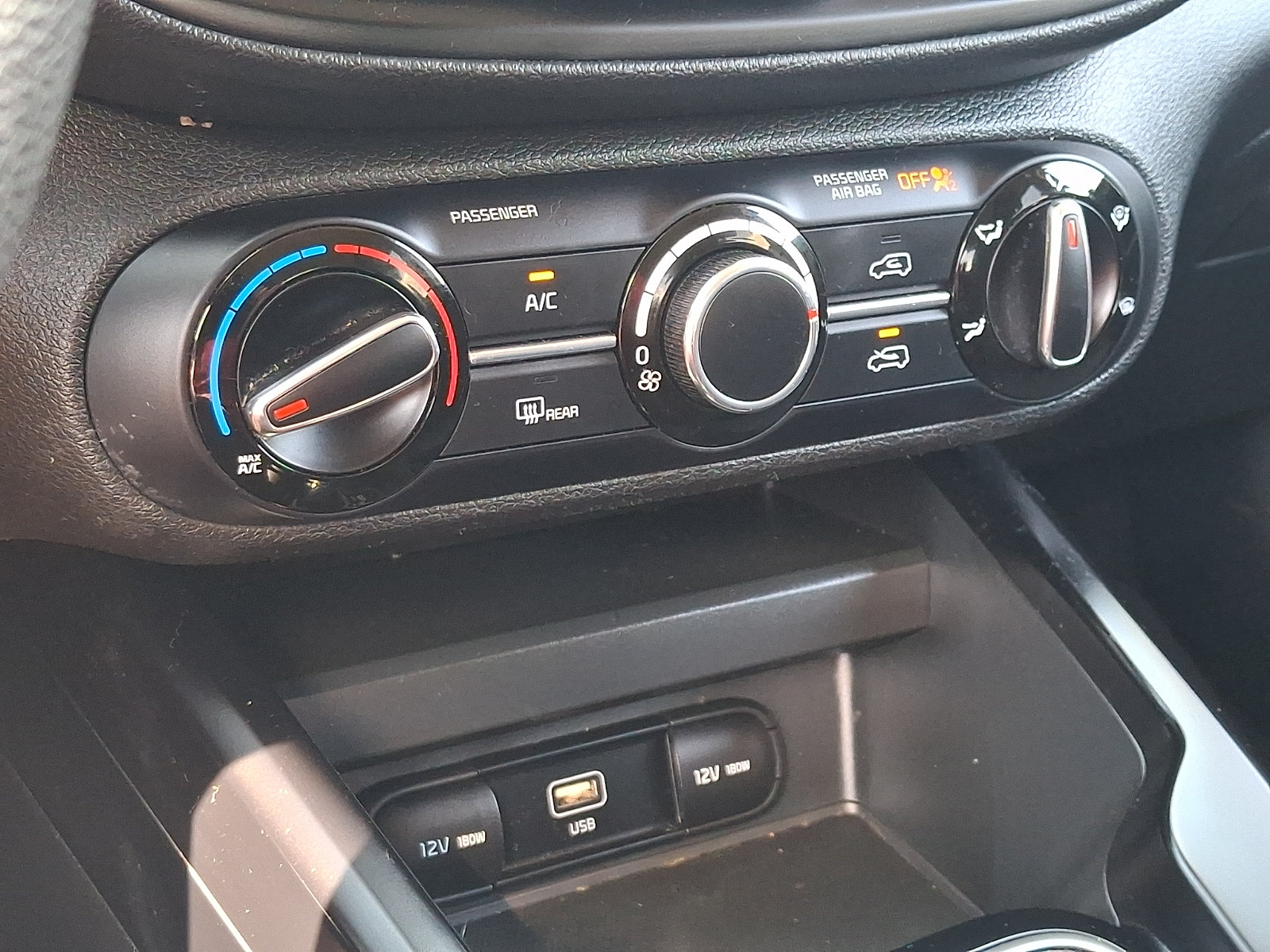 Used 2023 Kia Soul LX w/ LX Technology Package FWD image 15