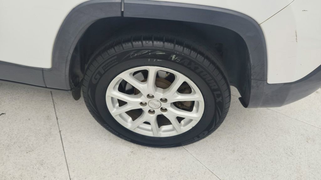 Used 2017 Jeep Cherokee Latitude image 29