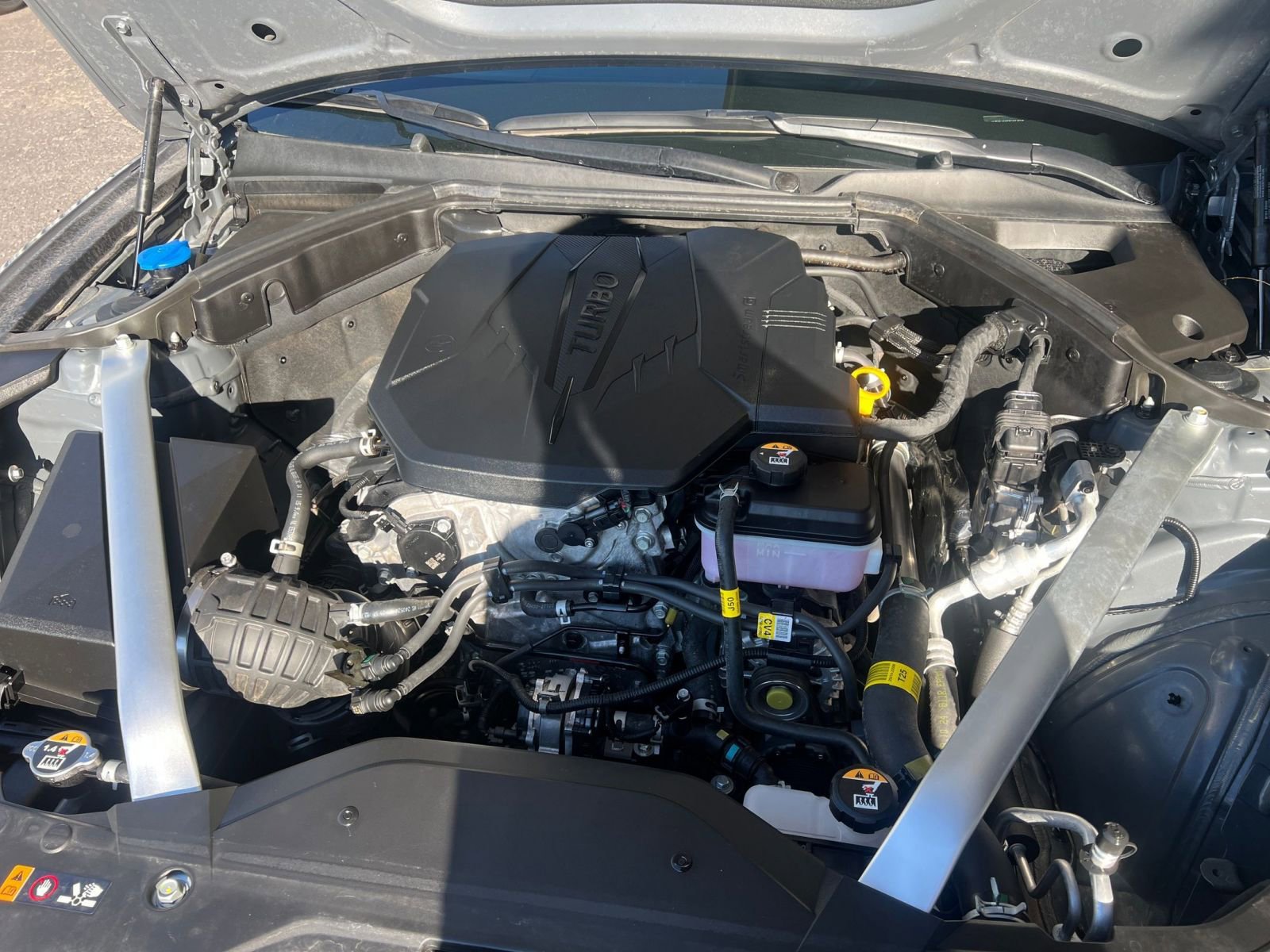 Used 2025 Genesis G70 2.5T image 32