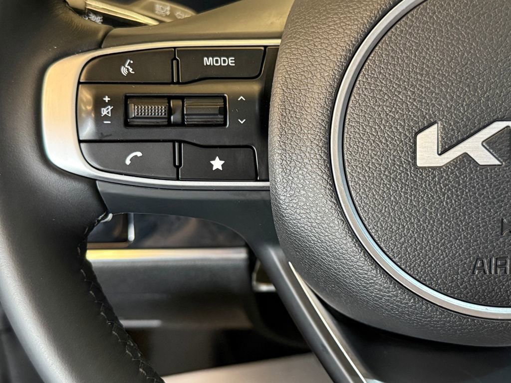 Used 2025 Kia Sportage X-Line w/ Premium Package image 11
