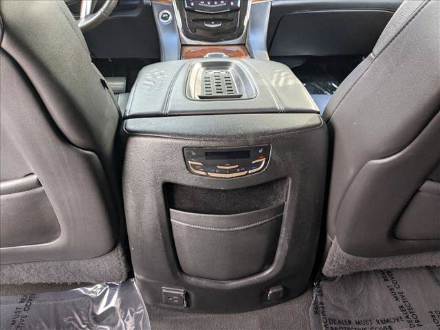 Used 2016 Cadillac Escalade Luxury AWD/4WD image 20
