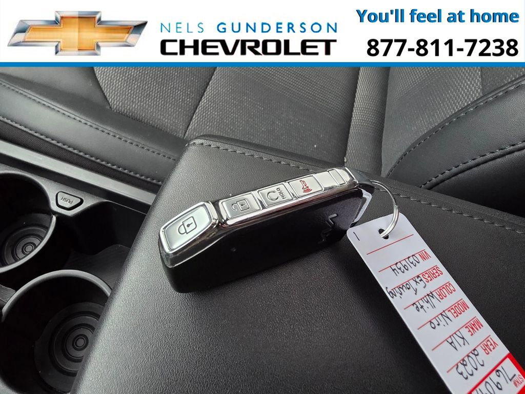 Used 2023 Kia Niro EX Touring image 10