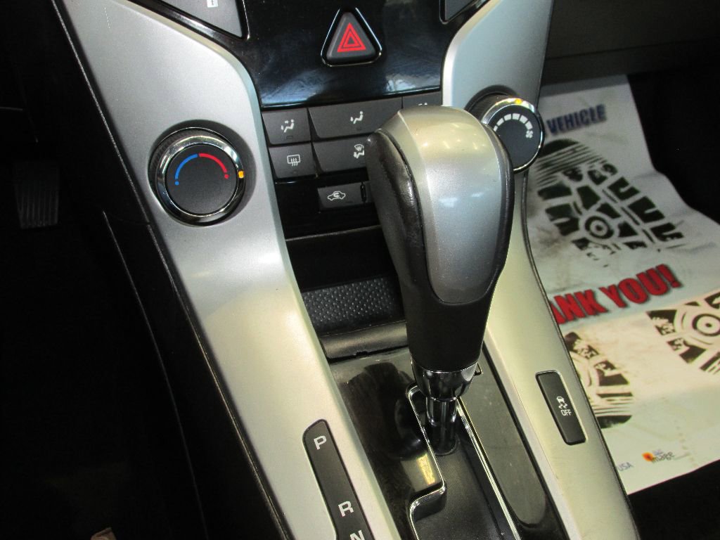 Used 2013 Chevrolet Cruze LT image 23
