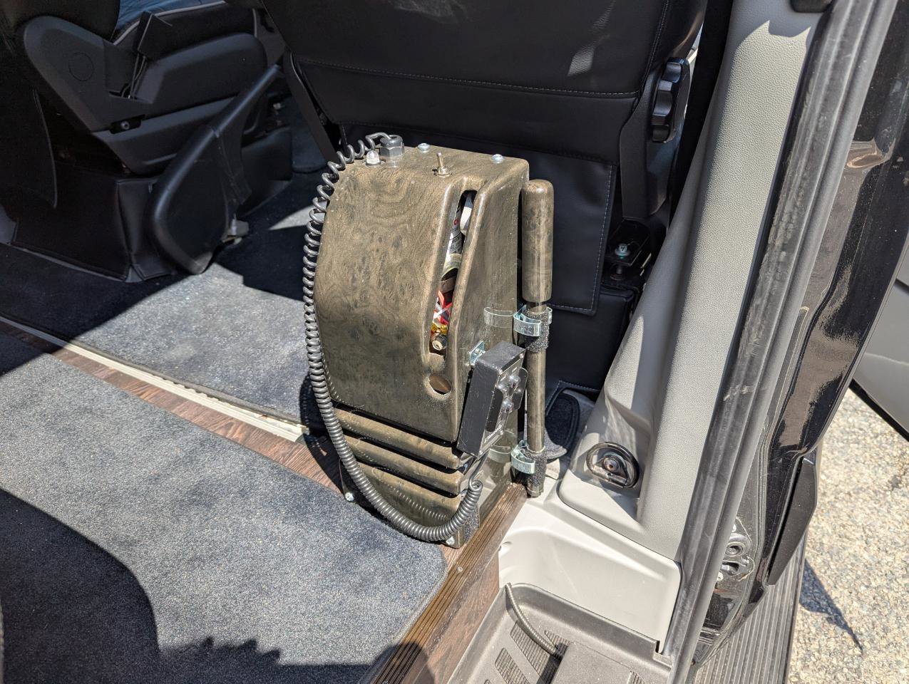 Used 2017 Mercedes-Benz Sprinter 2500 image 33