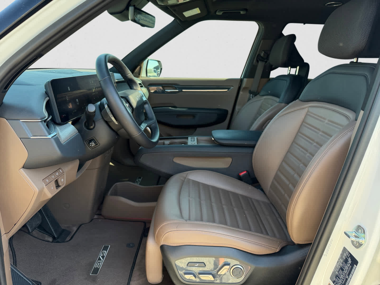 Certified 2024 Kia EV9 Land image 16