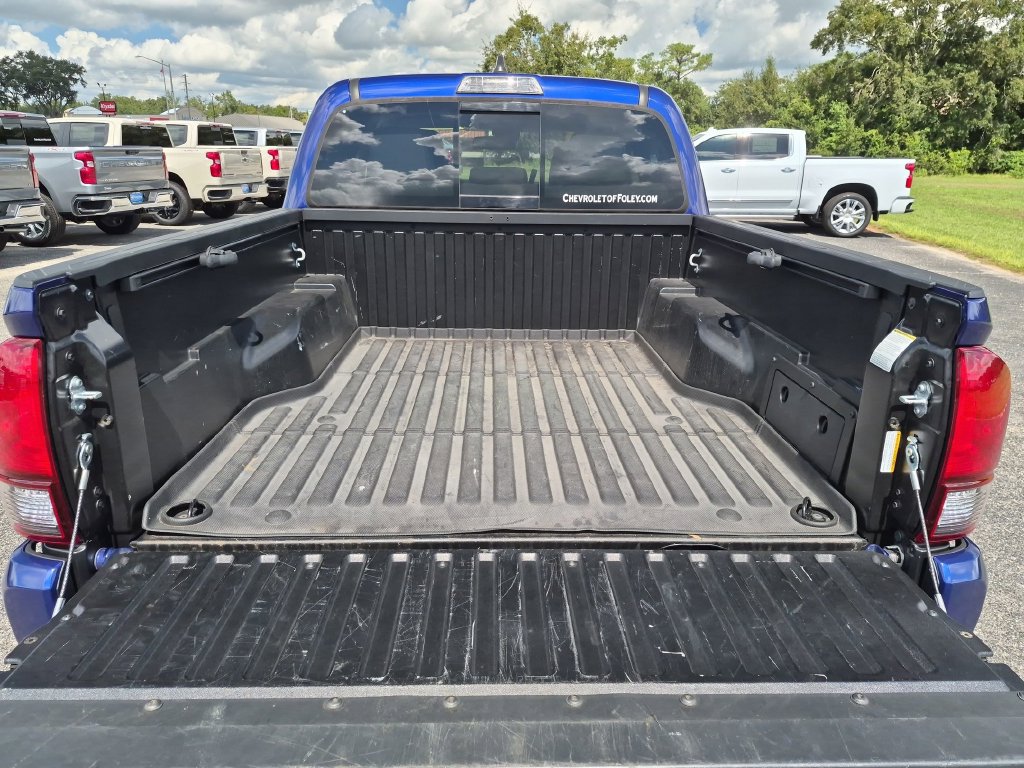 Used 2023 Toyota Tacoma SR5 w/ Technology Package AWD/4WD image 36