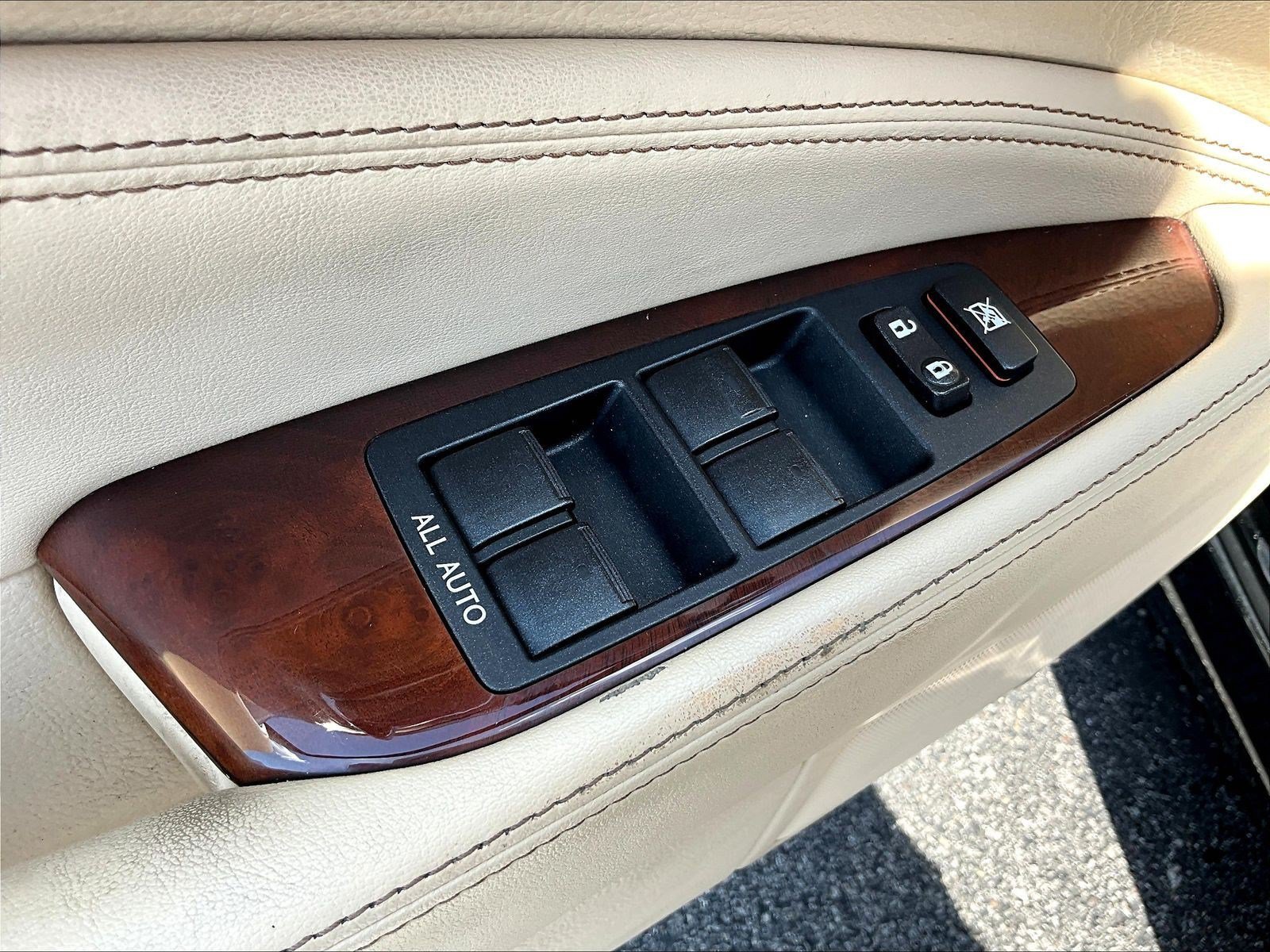 Used 2014 Lexus LS 460 AWD w/ Comfort Package image 36