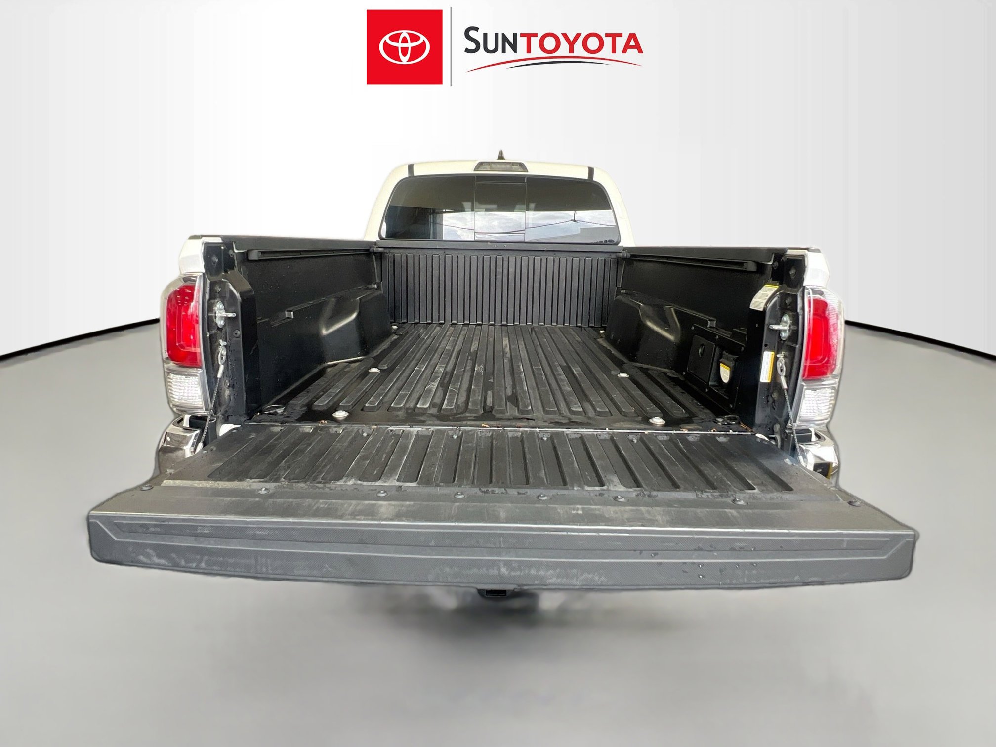 Used 2021 Toyota Tacoma TRD Off-Road image 34