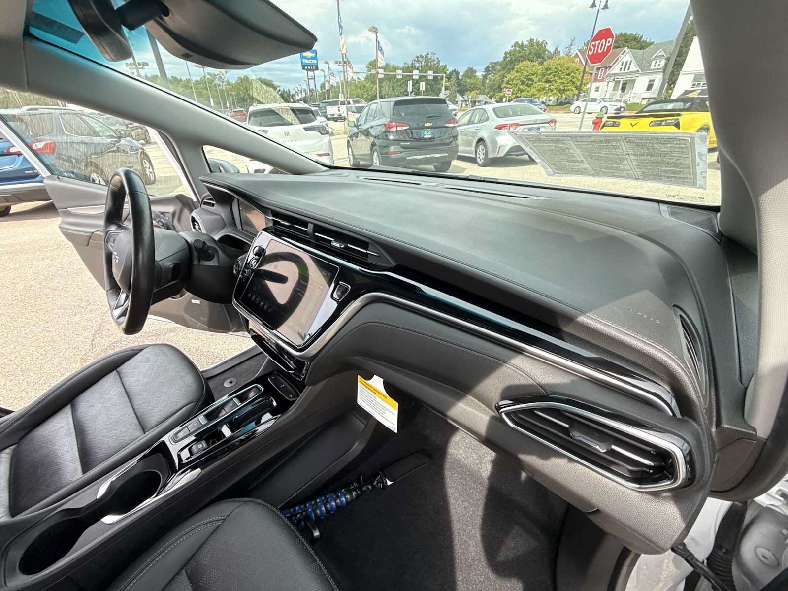 Certified 2022 Chevrolet Bolt LT w/ Infotainment Package FWD image 28
