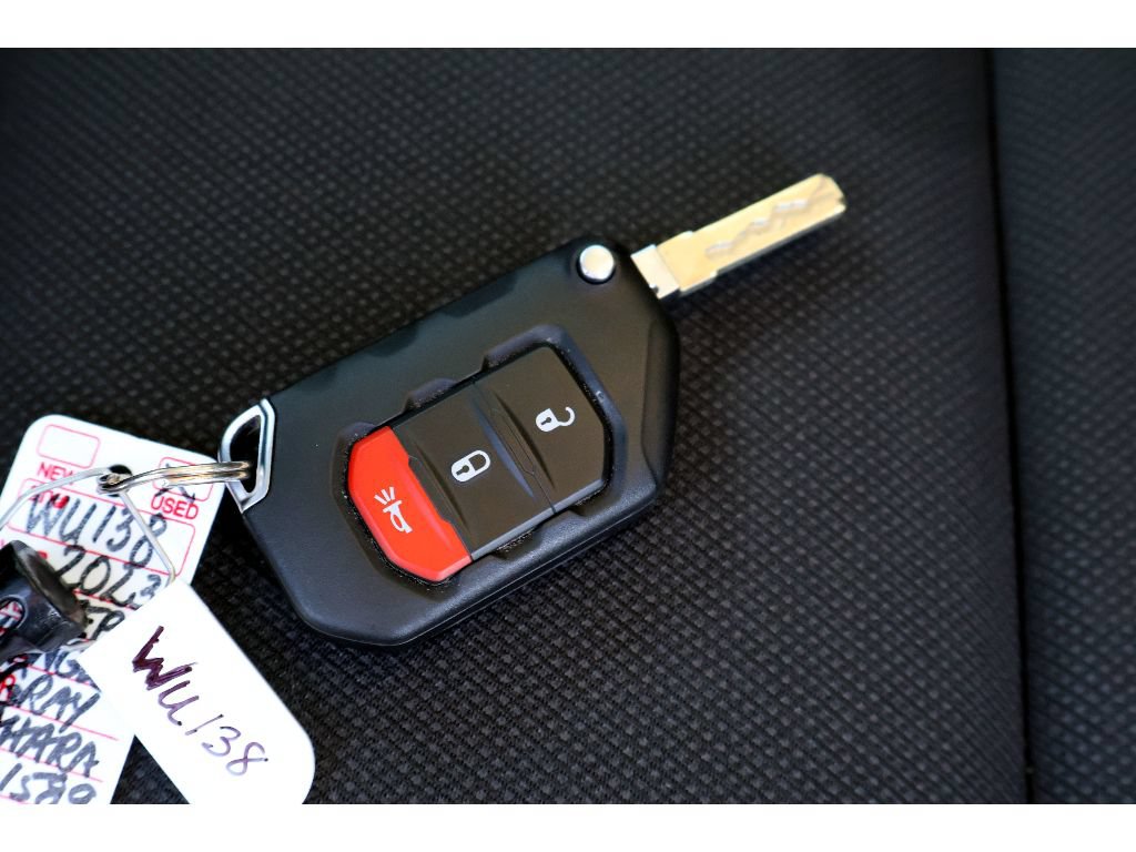 Used 2023 Jeep Wrangler Unlimited Sahara AWD/4WD image 34