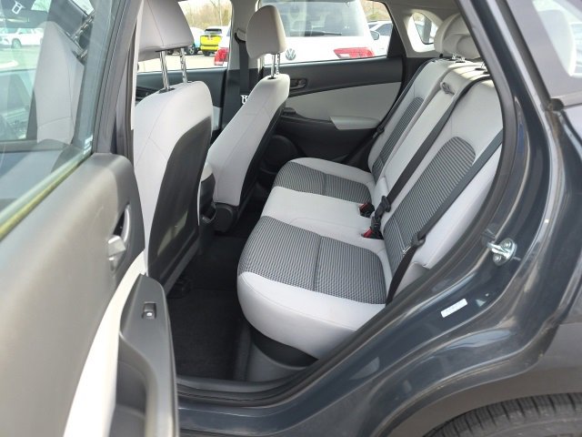 Used 2023 Hyundai Kona SE image 13