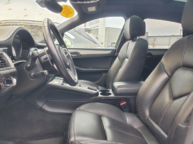 Used 2018 Porsche Macan Turbo AWD/4WD image 5