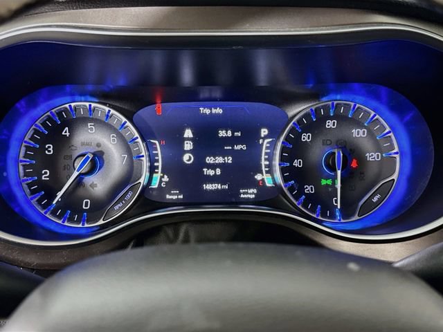 Used 2017 Chrysler Pacifica Limited FWD image 12
