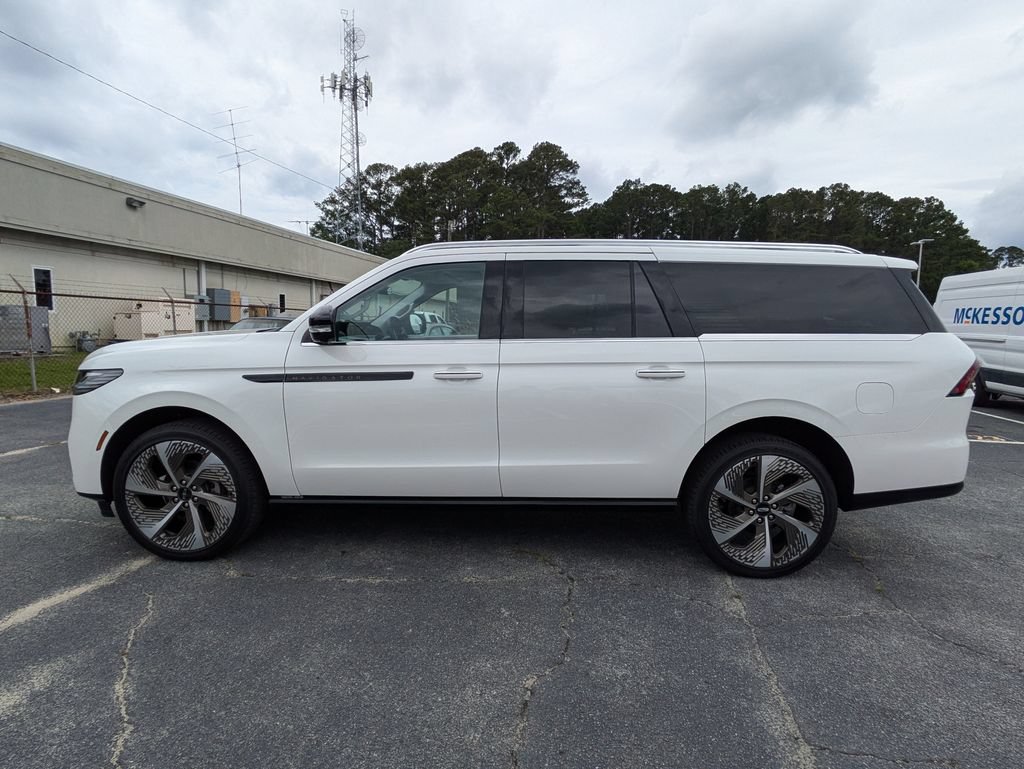 New 2026 Lincoln Navigator L Black Label AWD/4WD image 7