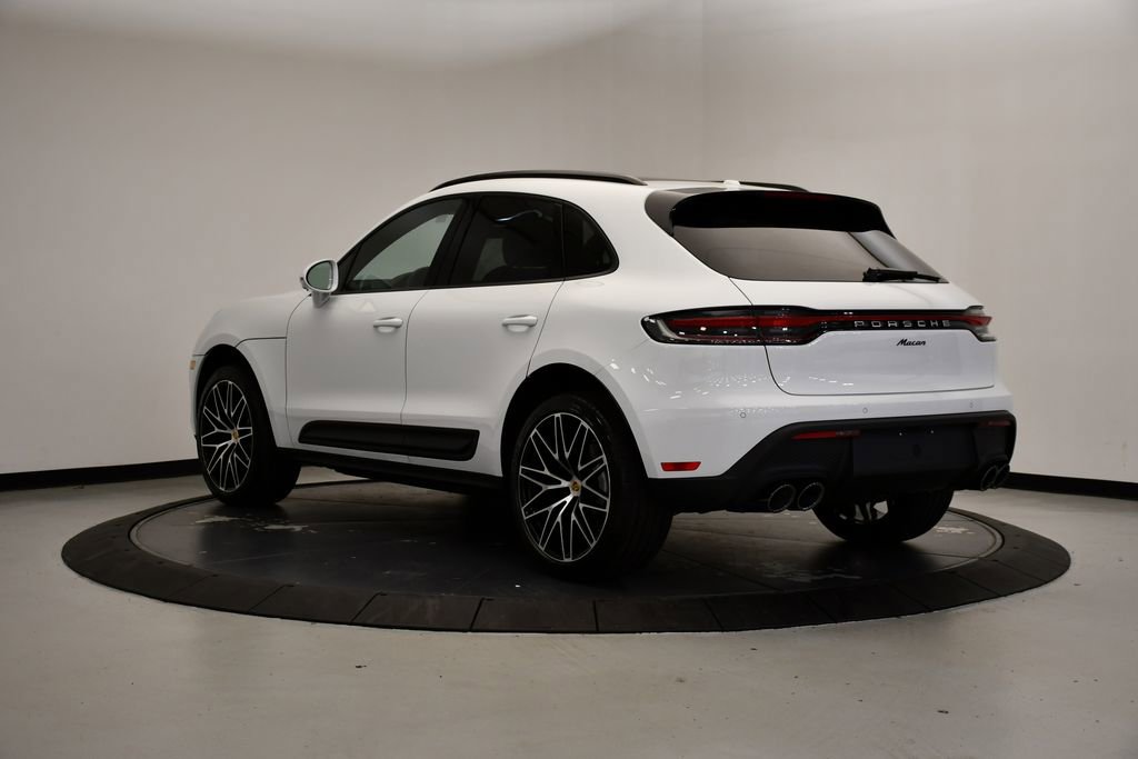 Used 2026 Porsche Macan AWD/4WD image 3
