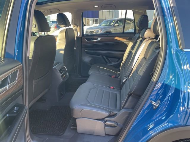 Certified 2025 Volkswagen Atlas SEL image 8