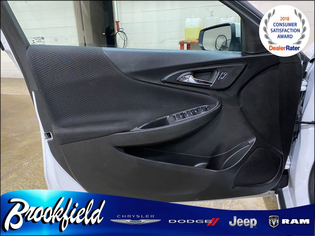 Used 2025 Chevrolet Malibu LT image 14