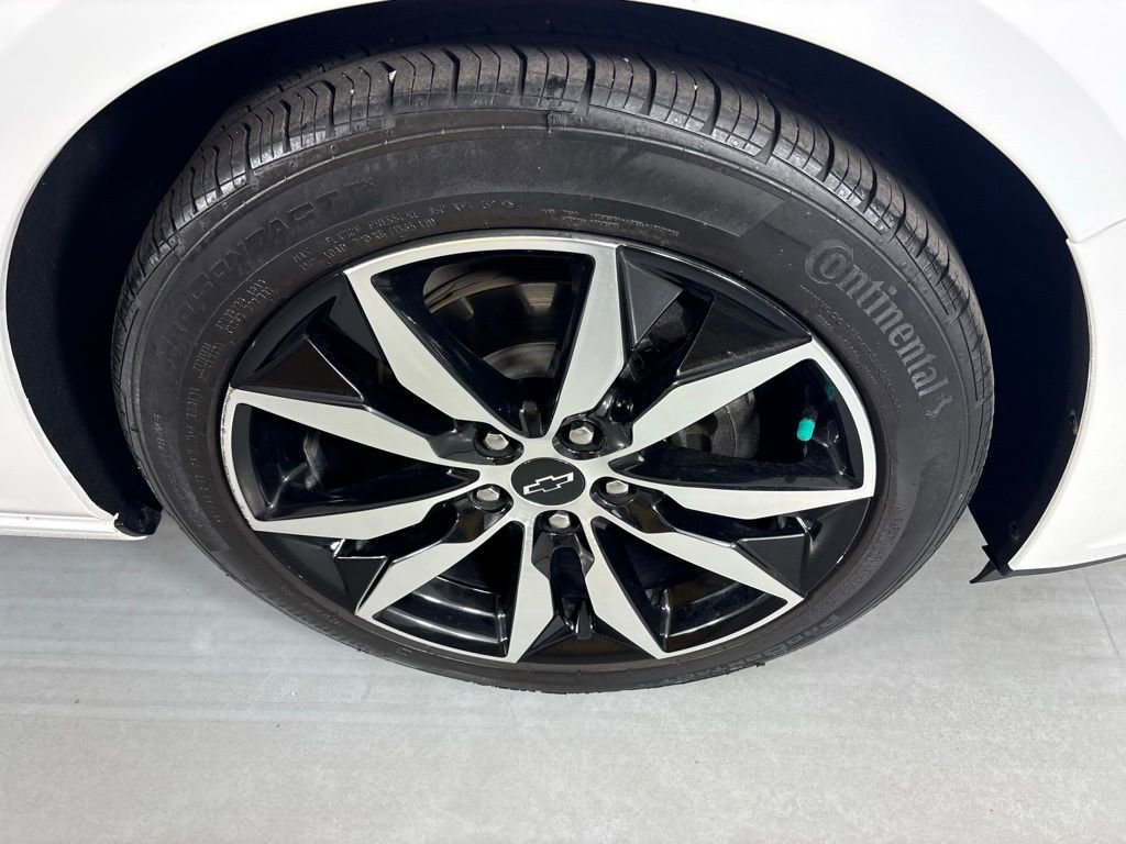 Used 2023 Chevrolet Malibu RS FWD image 13
