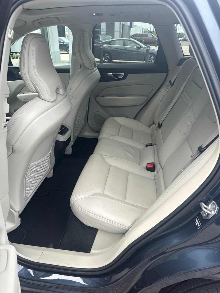 Used 2021 Volvo XC60 T5 Inscription w/ Protection Package Premier FWD image 6