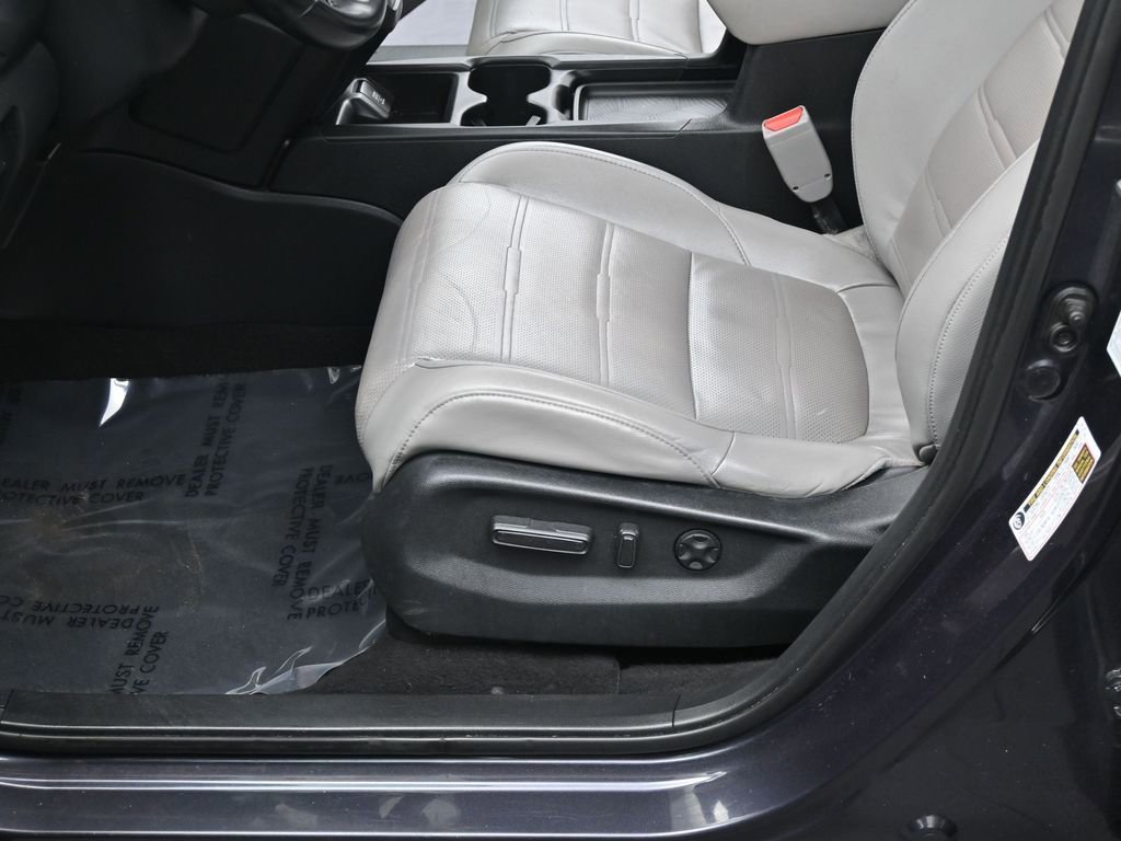 Used 2017 Honda CR-V Touring image 12