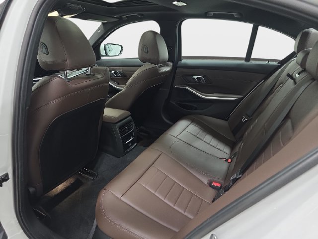 Certified 2024 BMW 330i xDrive Sedan w/ Premium Package AWD/4WD image 10