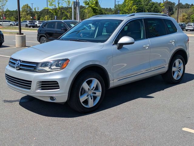 Used 2014 Volkswagen Touareg TDI image 8