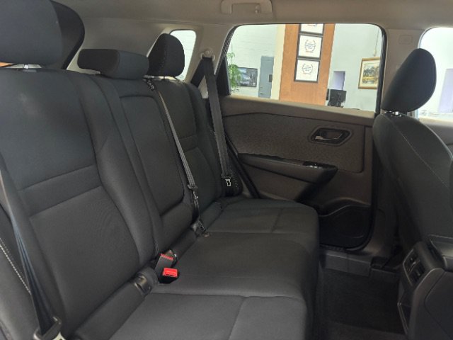 Used 2023 Nissan Rogue S FWD image 13