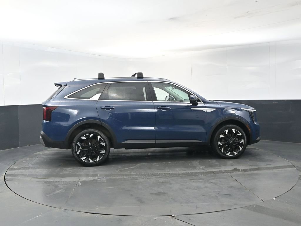 Used 2025 Kia Sorento EX image 6
