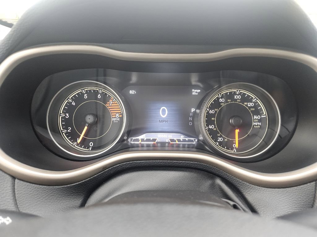 Used 2016 Jeep Cherokee Limited image 37