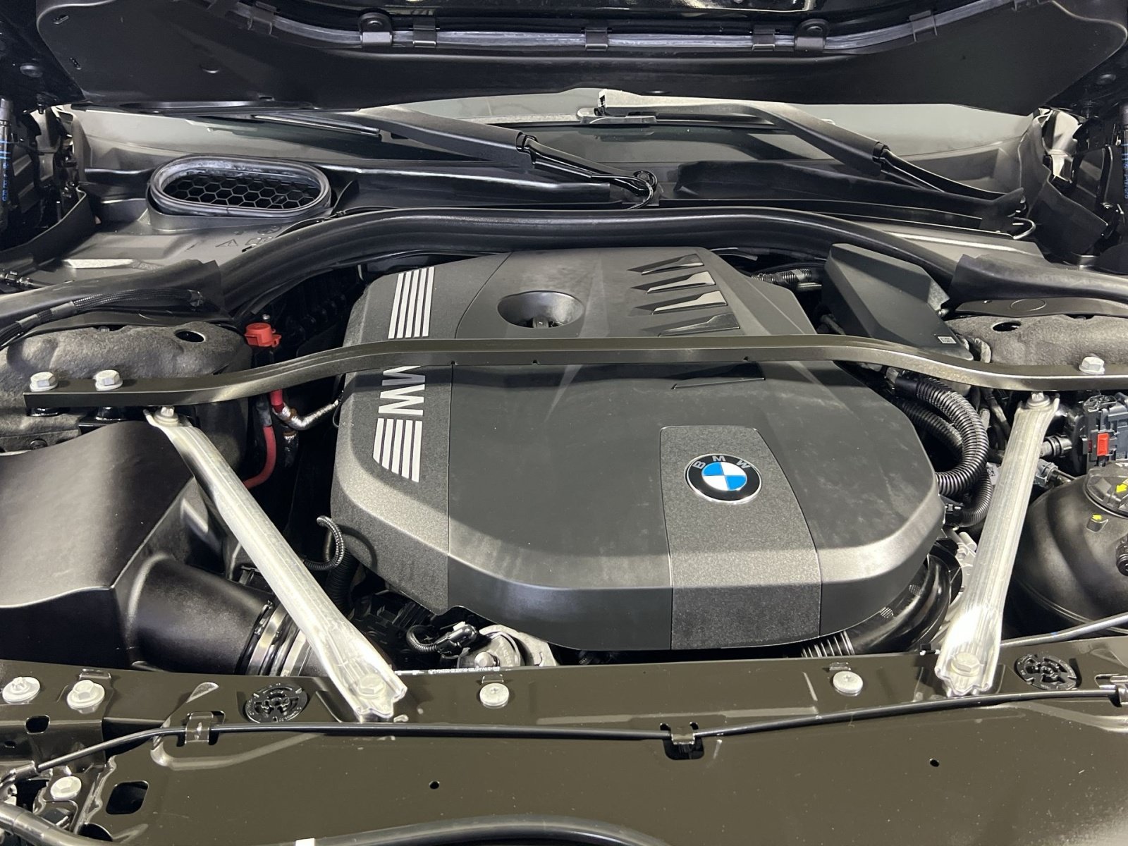 Used 2024 BMW 740i xDrive AWD/4WD image 31