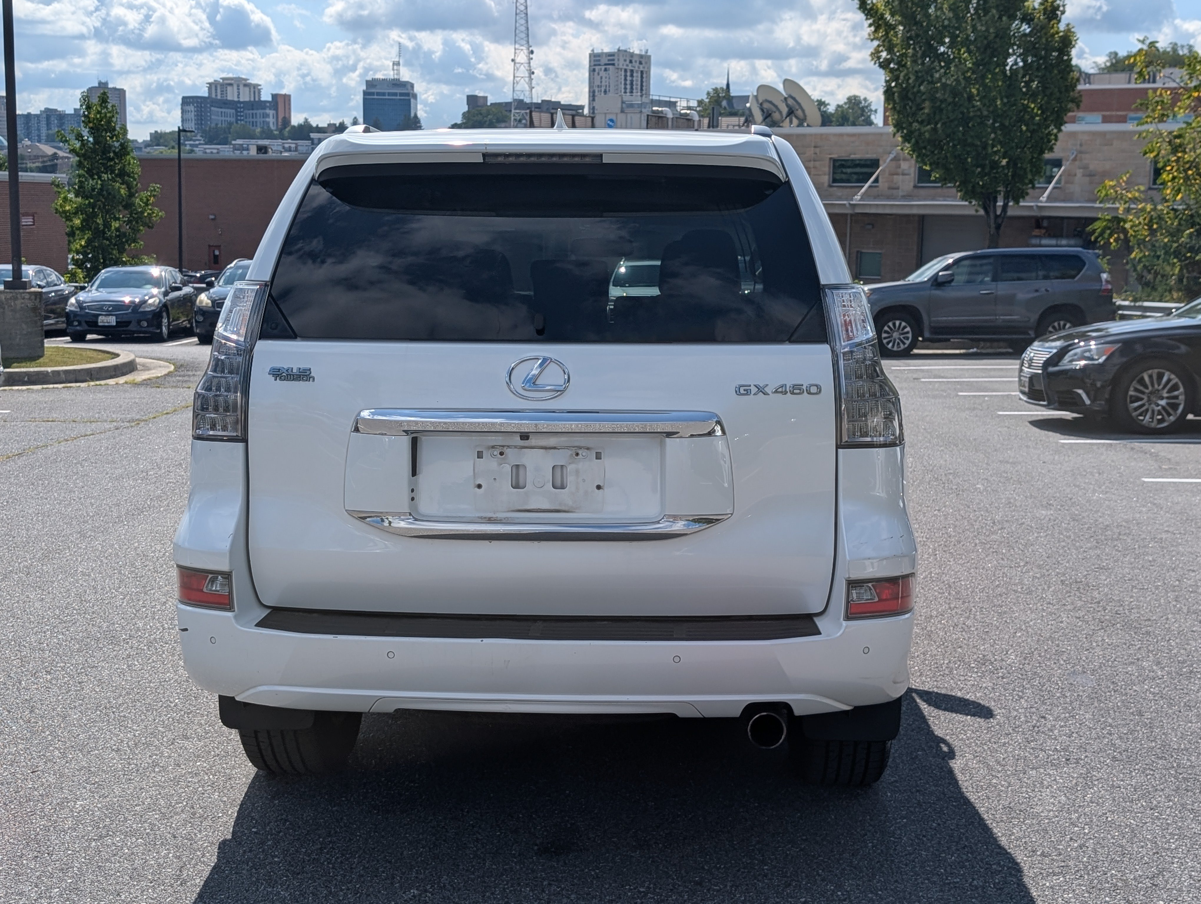 Used 2016 Lexus GX 460 w/ Premium Package AWD/4WD image 3