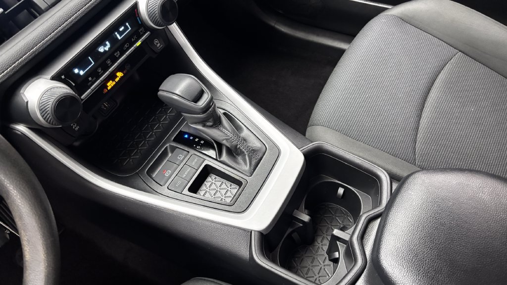 Certified 2025 Toyota RAV4 LE FWD image 23