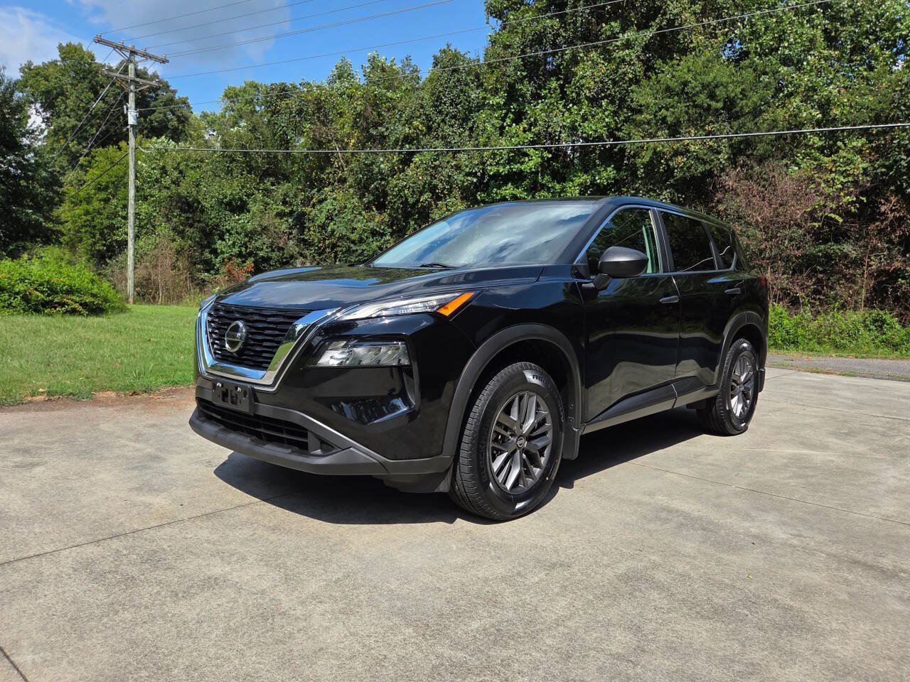 Used 2021 Nissan Rogue S FWD image 1