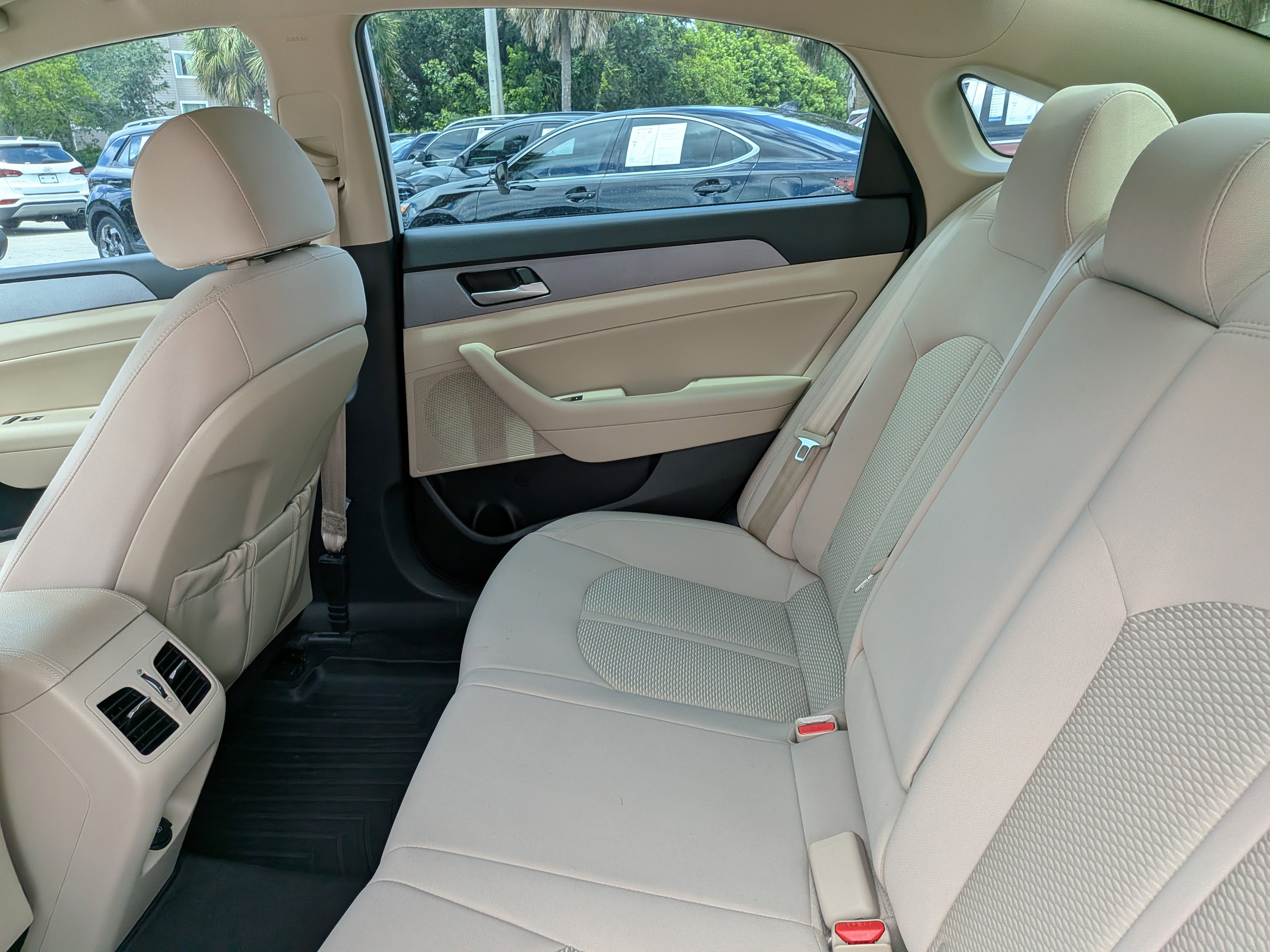 Used 2019 Hyundai Sonata SEL w/ Tech Package 02 FWD image 13