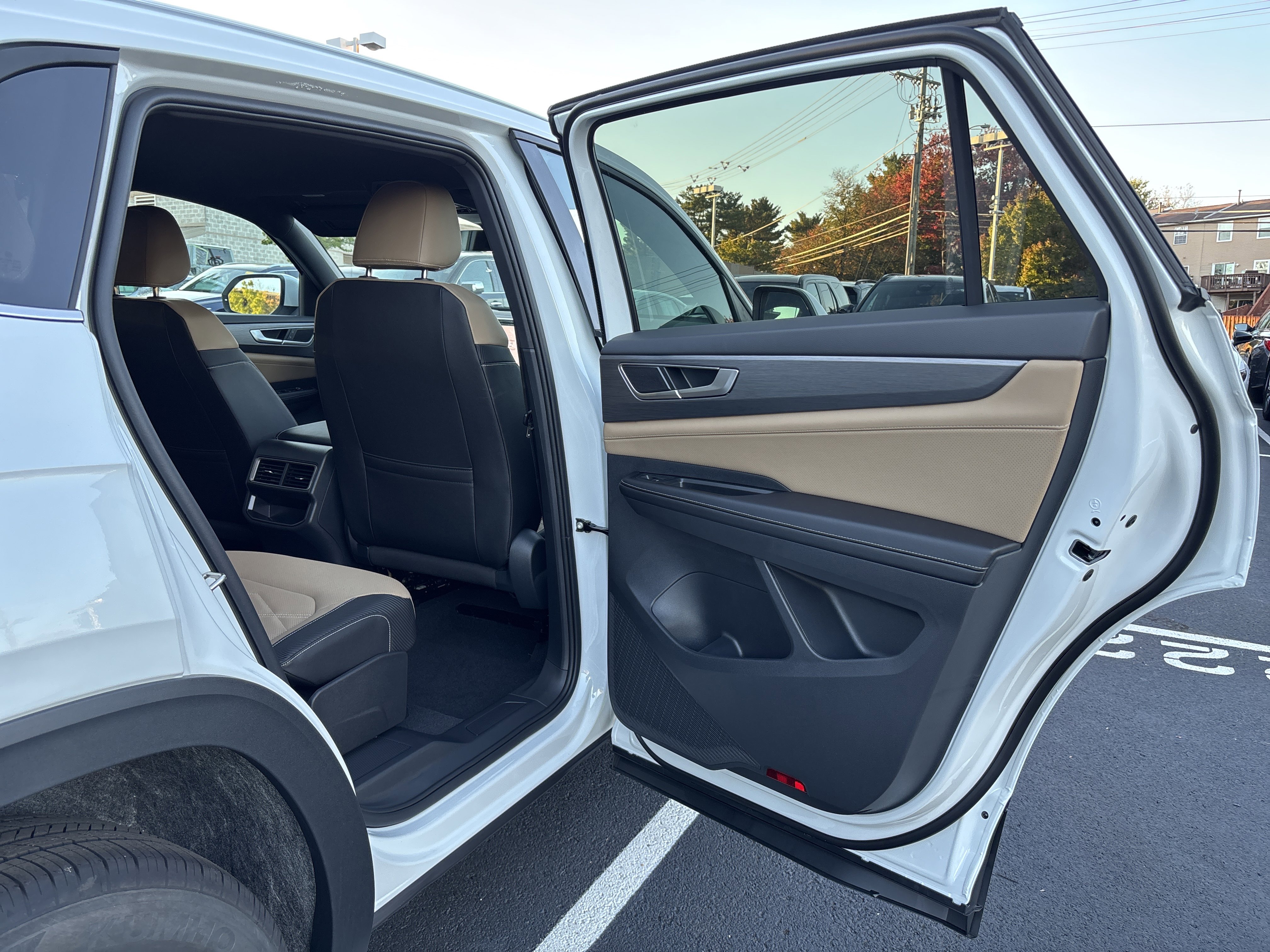 New 2026 Volkswagen Atlas Cross Sport SE image 32