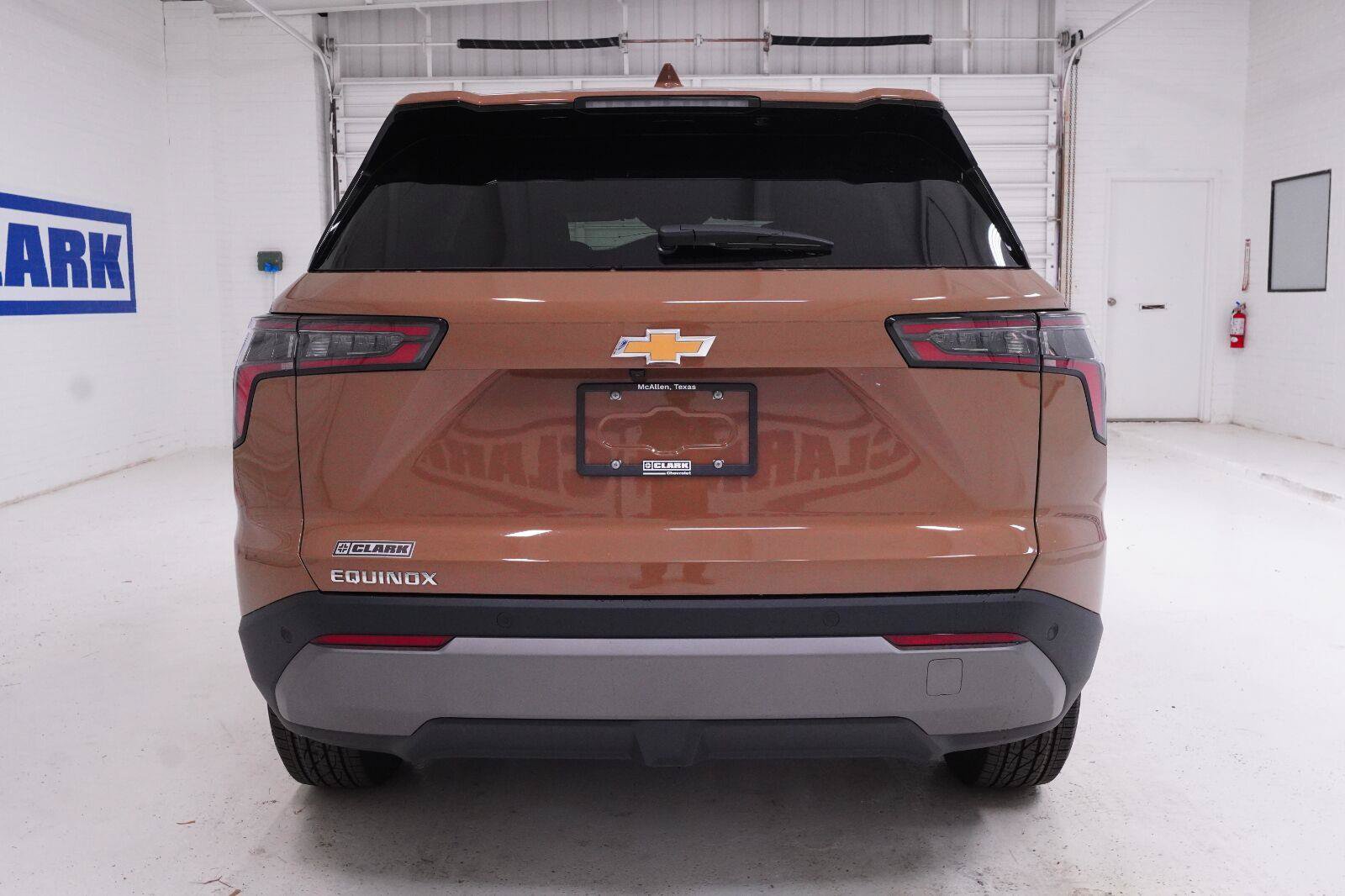 New 2027 Chevrolet Equinox LT FWD image 30