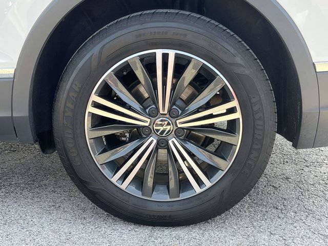 Used 2024 Volkswagen Tiguan SE FWD image 11