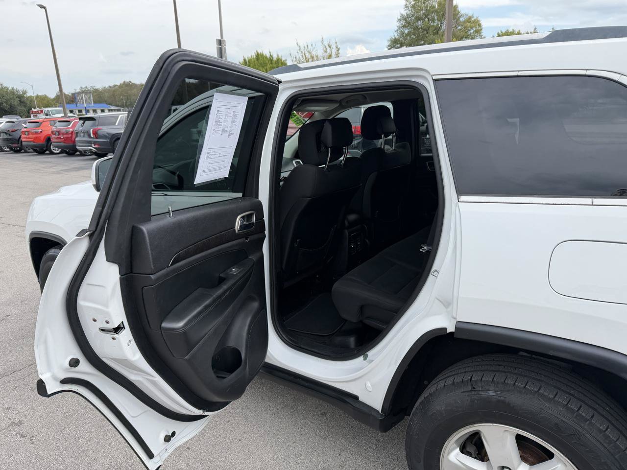 Used 2013 Jeep Grand Cherokee Laredo w/ Laredo E Group AWD/4WD image 14