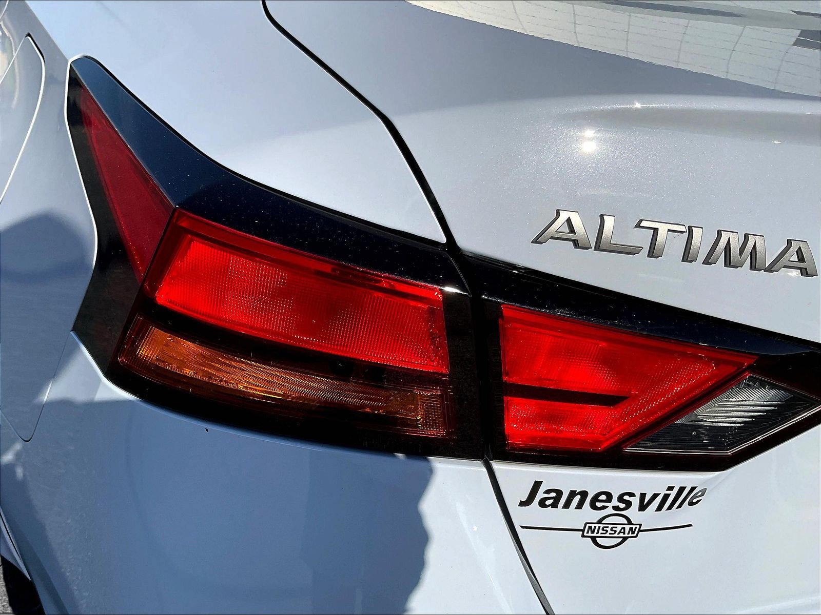 Certified 2024 Nissan Altima 2.5 SR w/ SR Premium Package FWD image 26