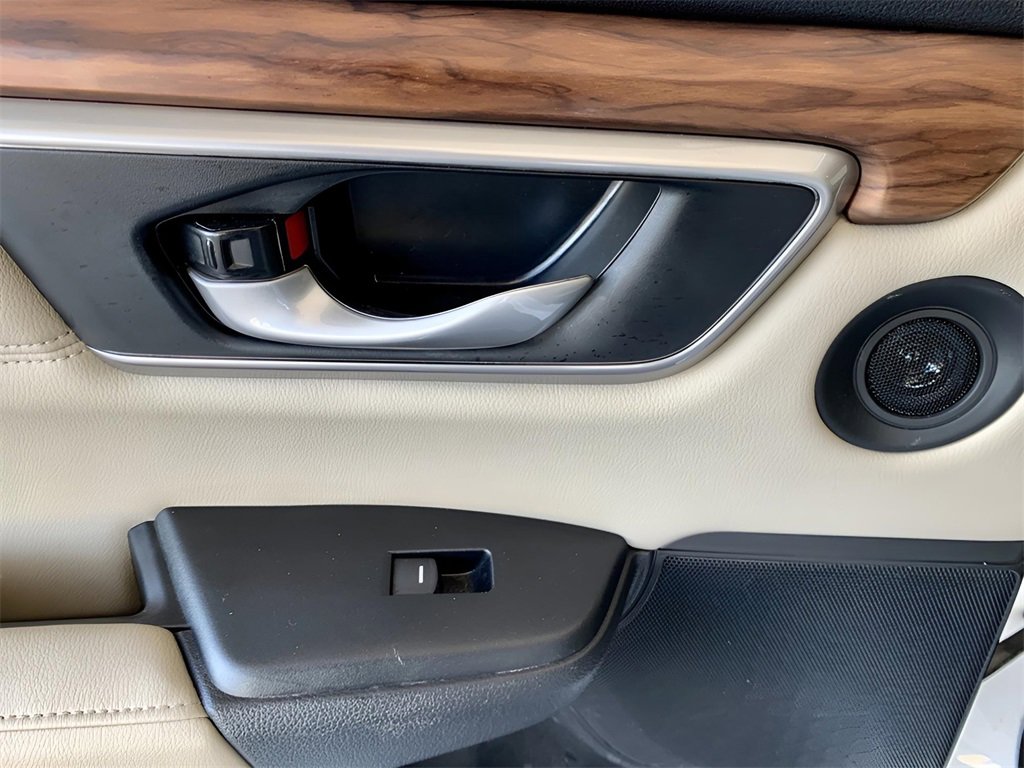 Used 2022 Honda CR-V Touring image 18